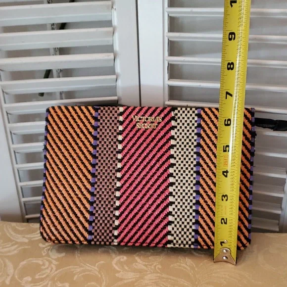 Victoria’s Secret Woven Y2K Multicolor Bag with Gold Chain Handle - Picture 5 of 8